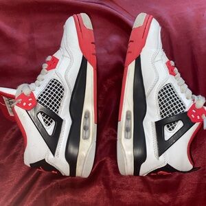 Jordan 4 Retro Fire Red Women’s Shoes